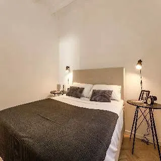 Home Around Exclusive Apartments Barcelona 4*,  España